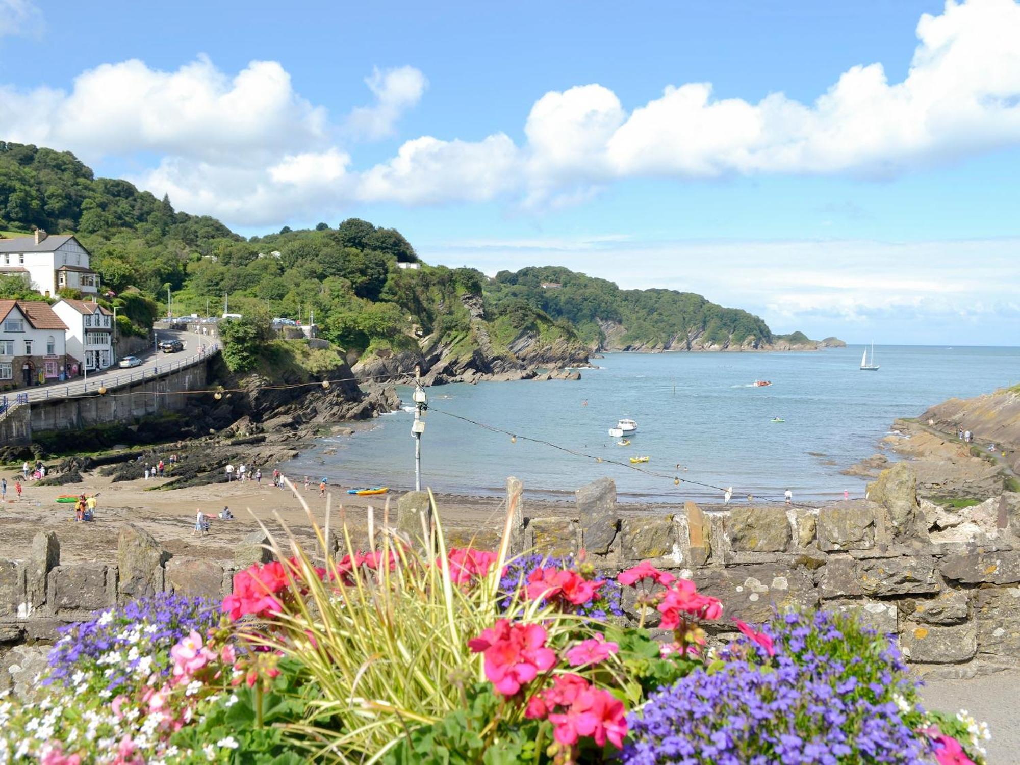 Sunset Villa Combe Martin Bagian luar foto